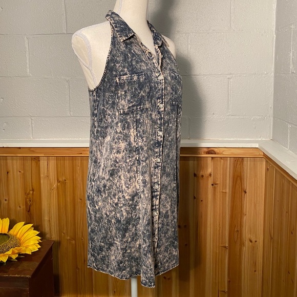 Lue Sleeves Distressed Blue Denim look Button Down Top Size Small - Picture 6 of 9